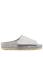 Birkenstock claquettes en daim - Gris