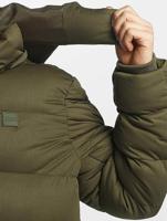 Urban Classics / Gewatteerde jassen Hooded Boxy Puffer in olijfgroen