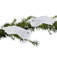 2x stuks kunststof decoratie vogels op clip wit met pailletten 15 cm   -