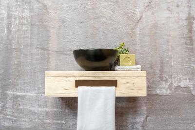 Saniclear Seba fontein met eiken plank en zwarte waskom voor in het toilet Saniclear Seba fontein met eiken plank en zwarte waskom voor in het toilet